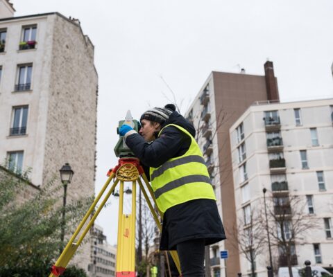 Stagiaire en formation continue en BTS Métiers du Géomètre Topographe et de la Modélisation Numérique.