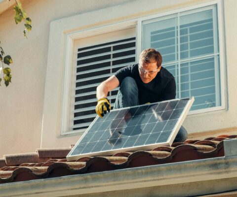 Stagiaire en formation complémentaire certificat de spécialisation en énergies renouvelables option énergie thermique.