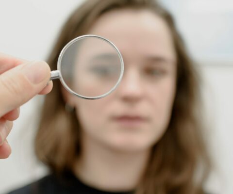Formation de préparation au passage de l'examen U61 du BTS Opticien Lunetier : examen de vue, prises de mesures et adaptations.