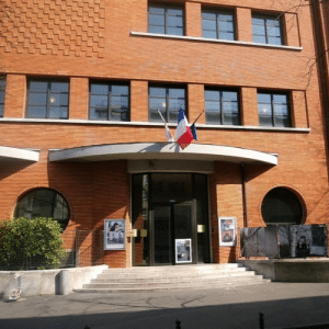 Aller sur la page du lycée d'Alembert