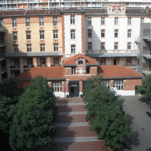 Aller sur la page du lycée Dorian